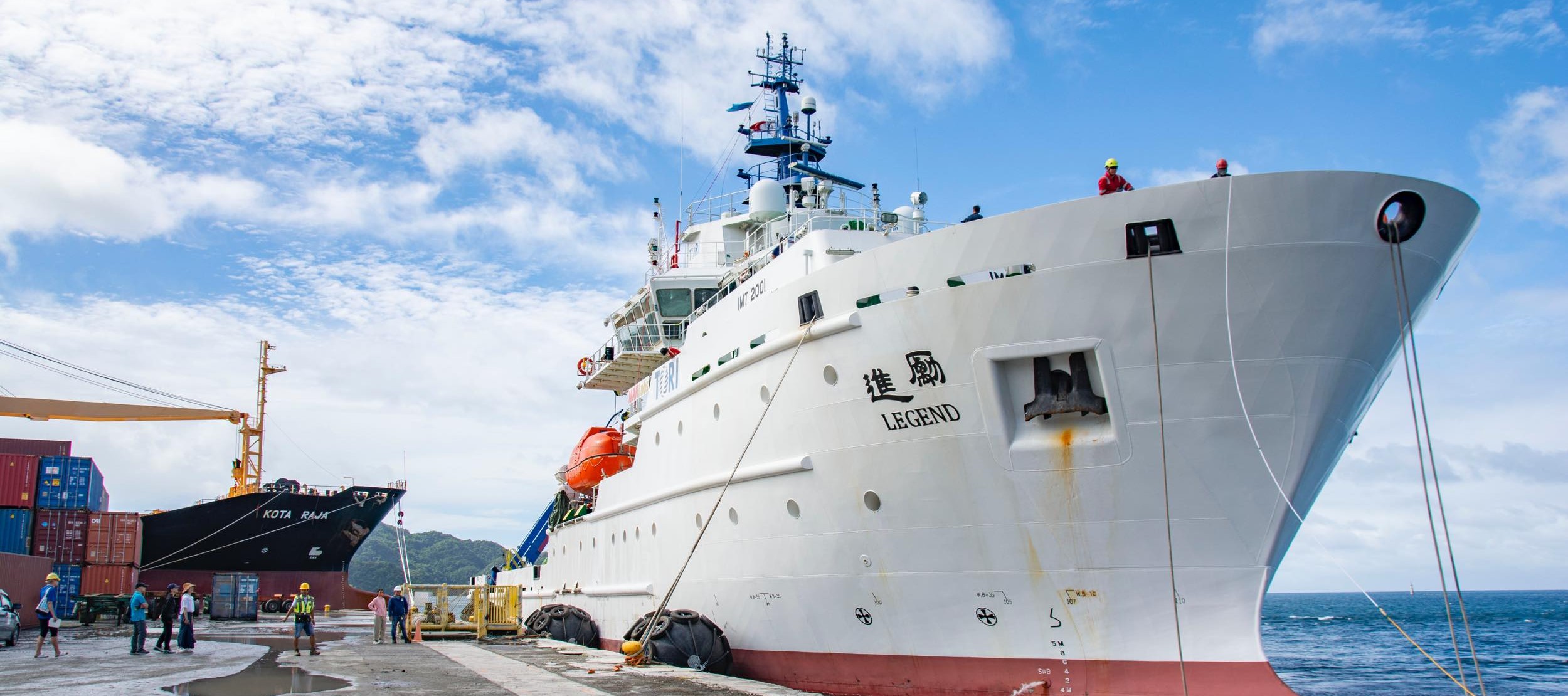 PICRC Research Assistant, MQ Mesengei, joins Taiwan’s Research Vessel “the Legend” on a 2-week research cruise